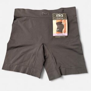 Black Maiderform Smoothing Short
